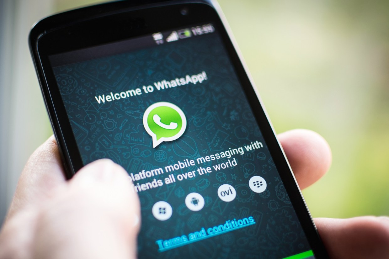 اختراق حساب WhatsApp