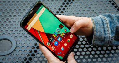 تكنولوجيا جديدة تجعل شاشة هاتفك تقوم بإصلاح هاتفك